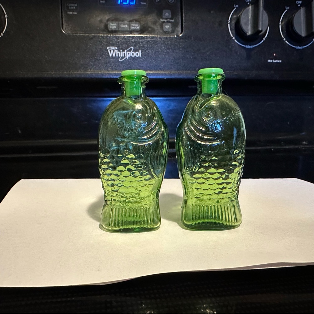 Pair of Fisch’s Bitters Green Glass
Mini Fish Salt and Pepper Shakers